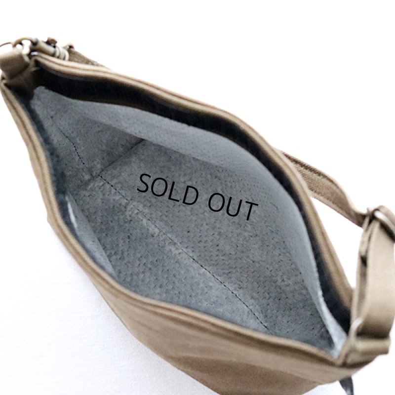 画像8: [完成品] 帆布のマナーポーチ（カーキ×タグ） (8)