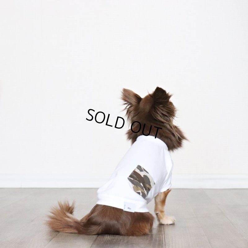 画像15: [完成品] 蚊よけ生地のTシャツ（ダークグレーカモフラポケット×ホワイト） (15)