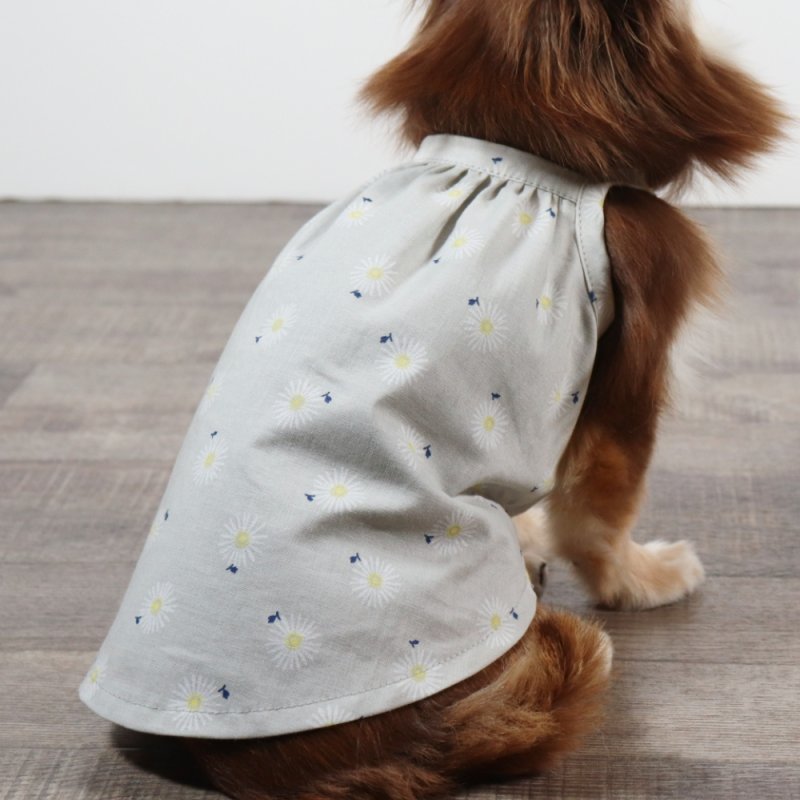 画像8: さわやかなマーガレット柄のキャミワンピース（グレー×ホワイトマーガレット） (8)